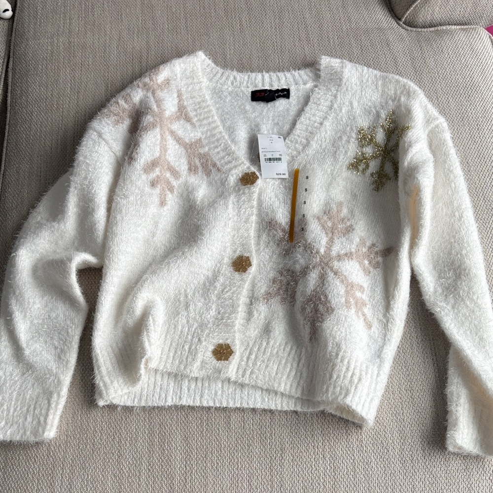 Elegant Snowflake Cardigan in White and Gold super soft beautiful details